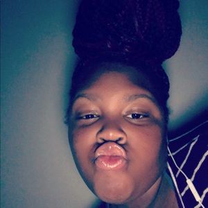 Meet your Posher, Tamya